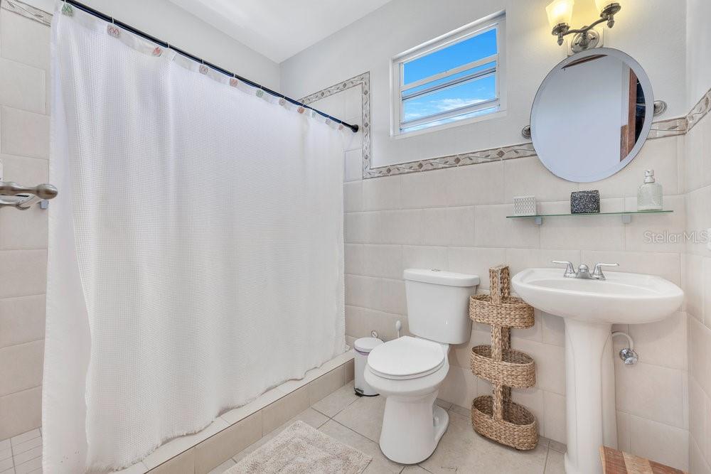 POINCIANA APARTMENTS - Residential