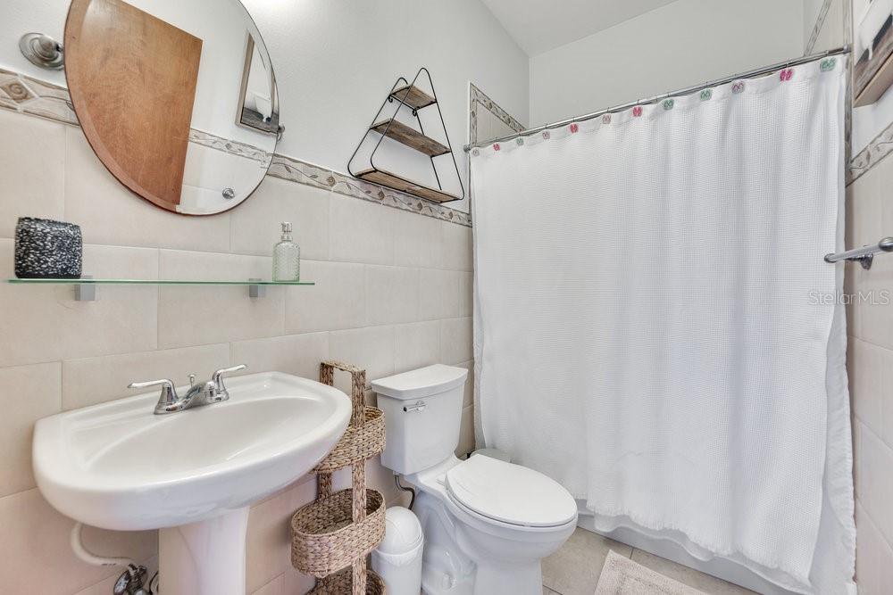 POINCIANA APARTMENTS - Residential