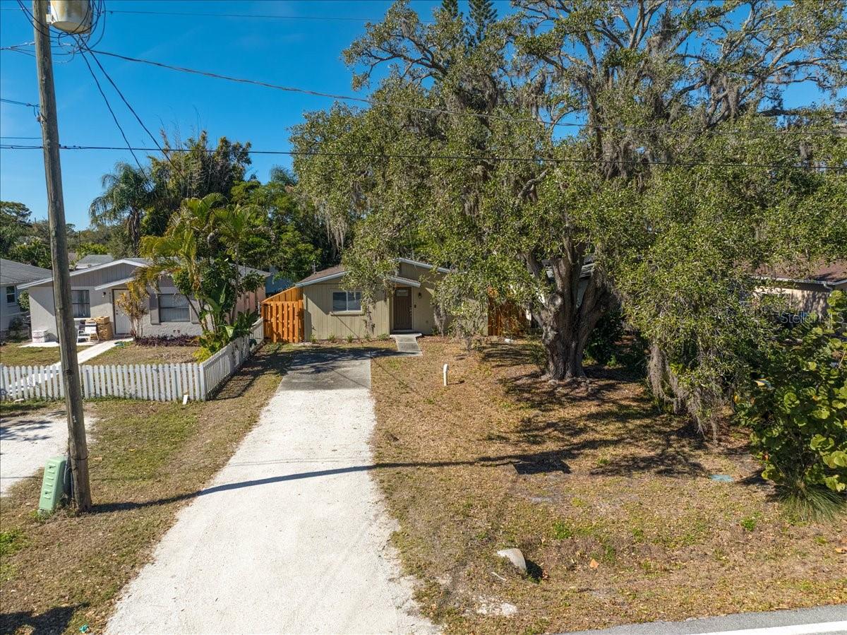 FLORA-VILLA - Residential