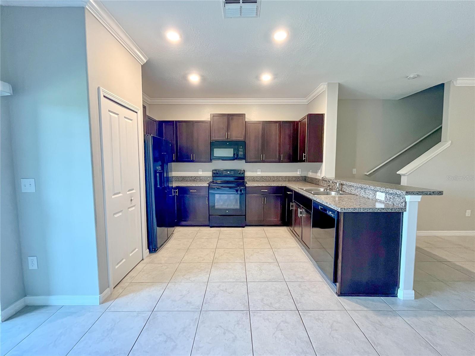 SUMMERFIELD TR 19 TWNHMS - Residential Lease