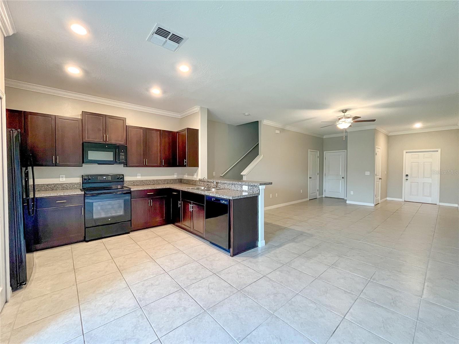 SUMMERFIELD TR 19 TWNHMS - Residential Lease