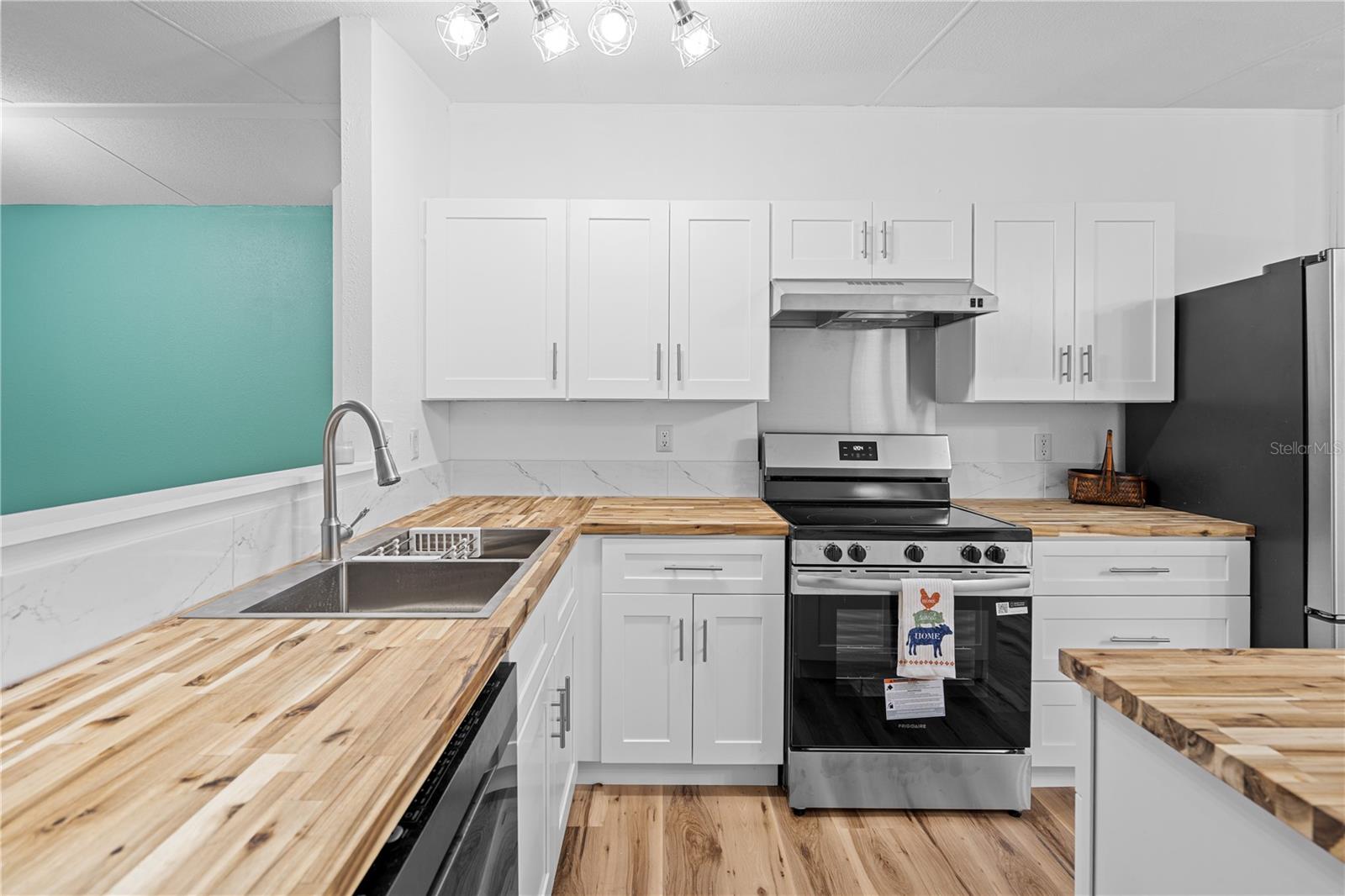 B & R SUB - Residential