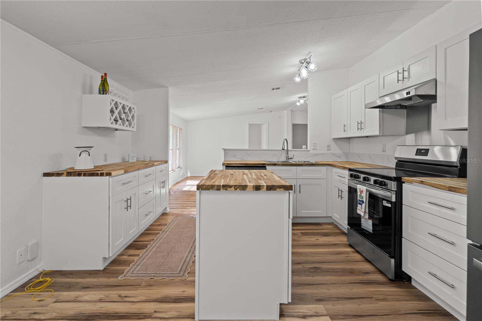 B & R SUB - Residential