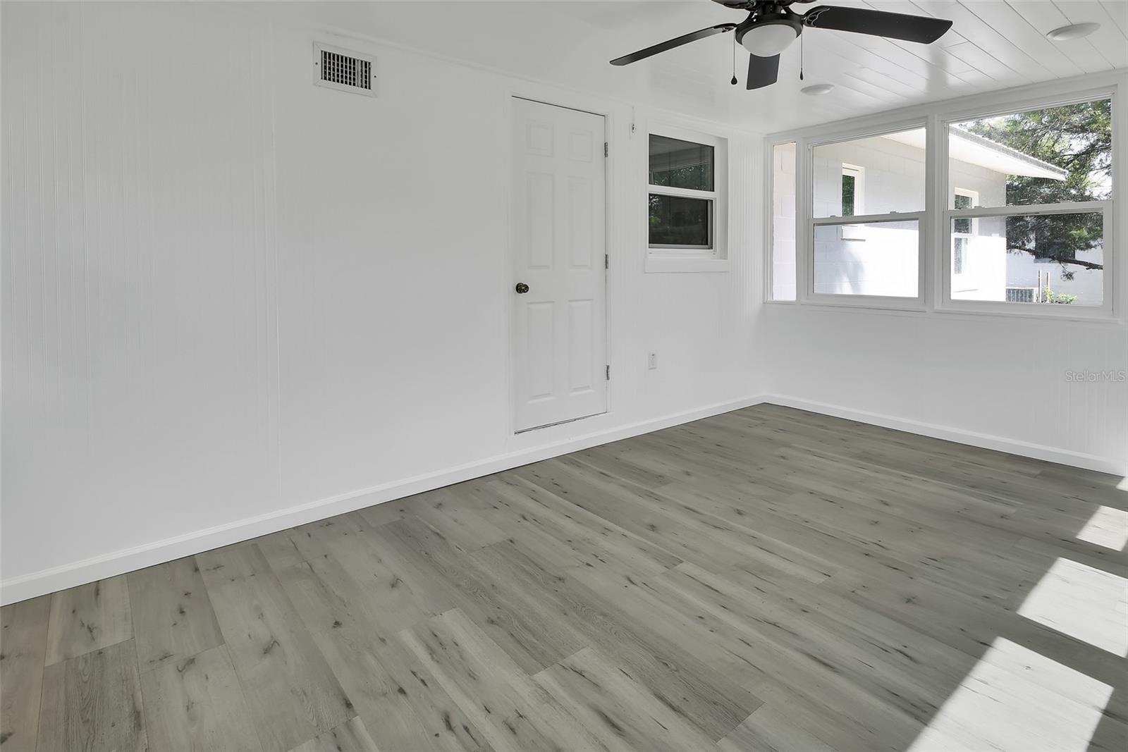 LAWRENCE PARK - Residential