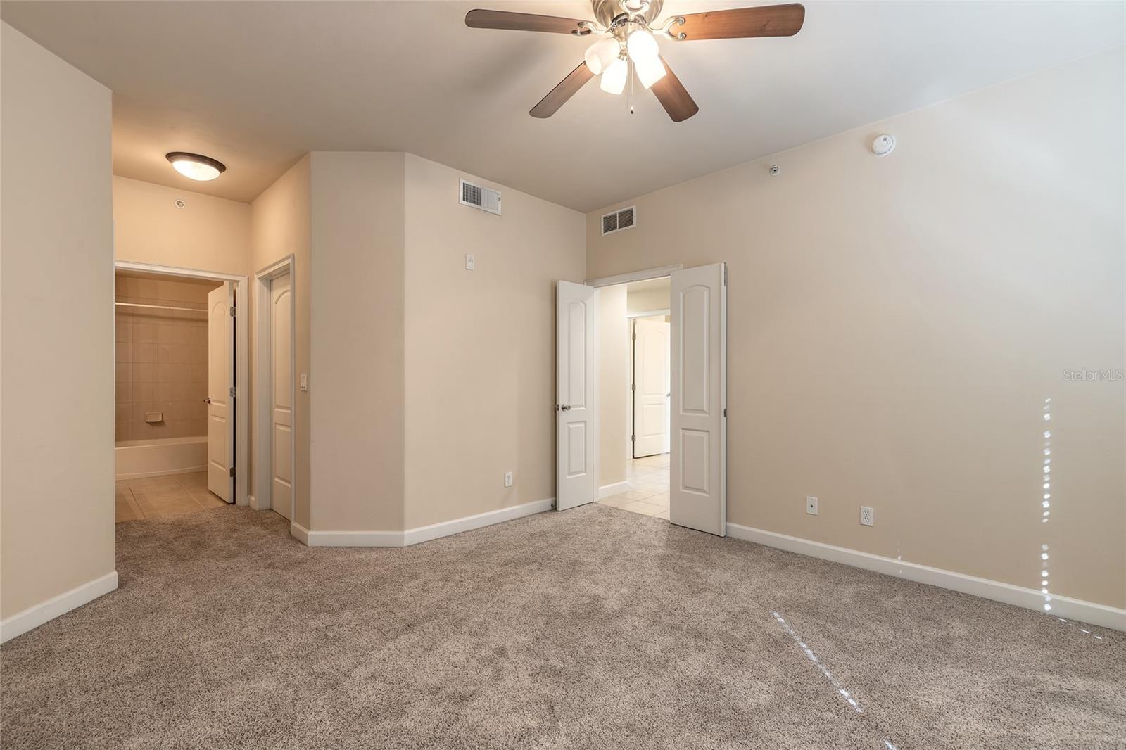 TUSCANY SQUARE I CONDO - Residential