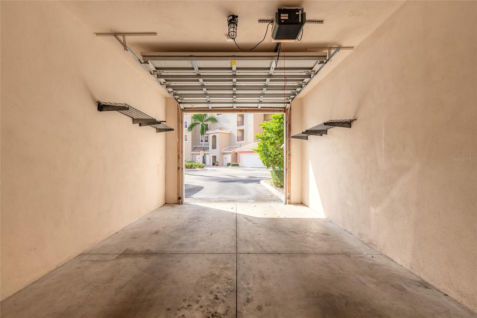 TUSCANY SQUARE I CONDO - Residential