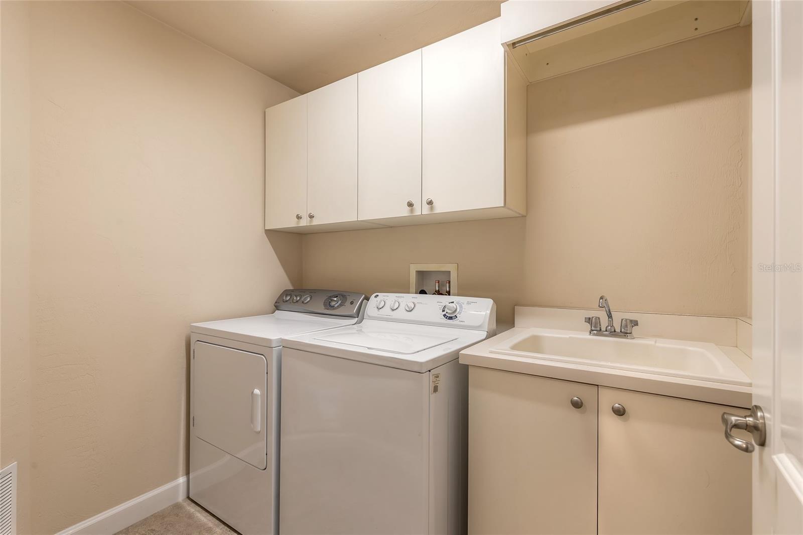 TUSCANY SQUARE I CONDO - Residential