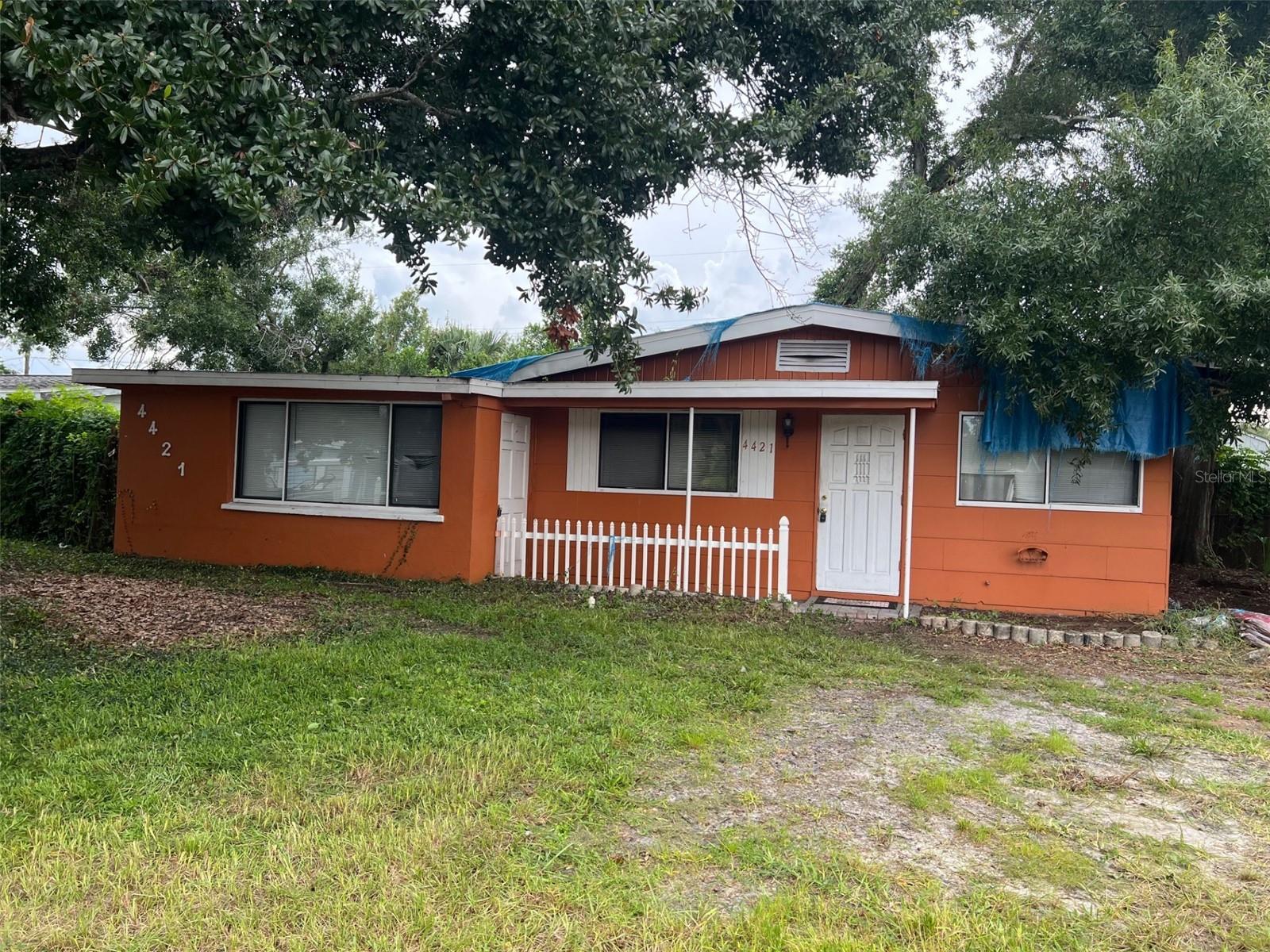 BANK-OWNED PROPERTY BEING SOLD AS-IS. Prime location to build a Brand-new home on this single-family residential lot located in South Tampa. The home currently situated on this lot is uninhabitable. This property is conveniently located to schools, shopping, dining, local parks and just minutes from MacDill Air Force Base and all the amenities that Downtown Tampa has to offer.