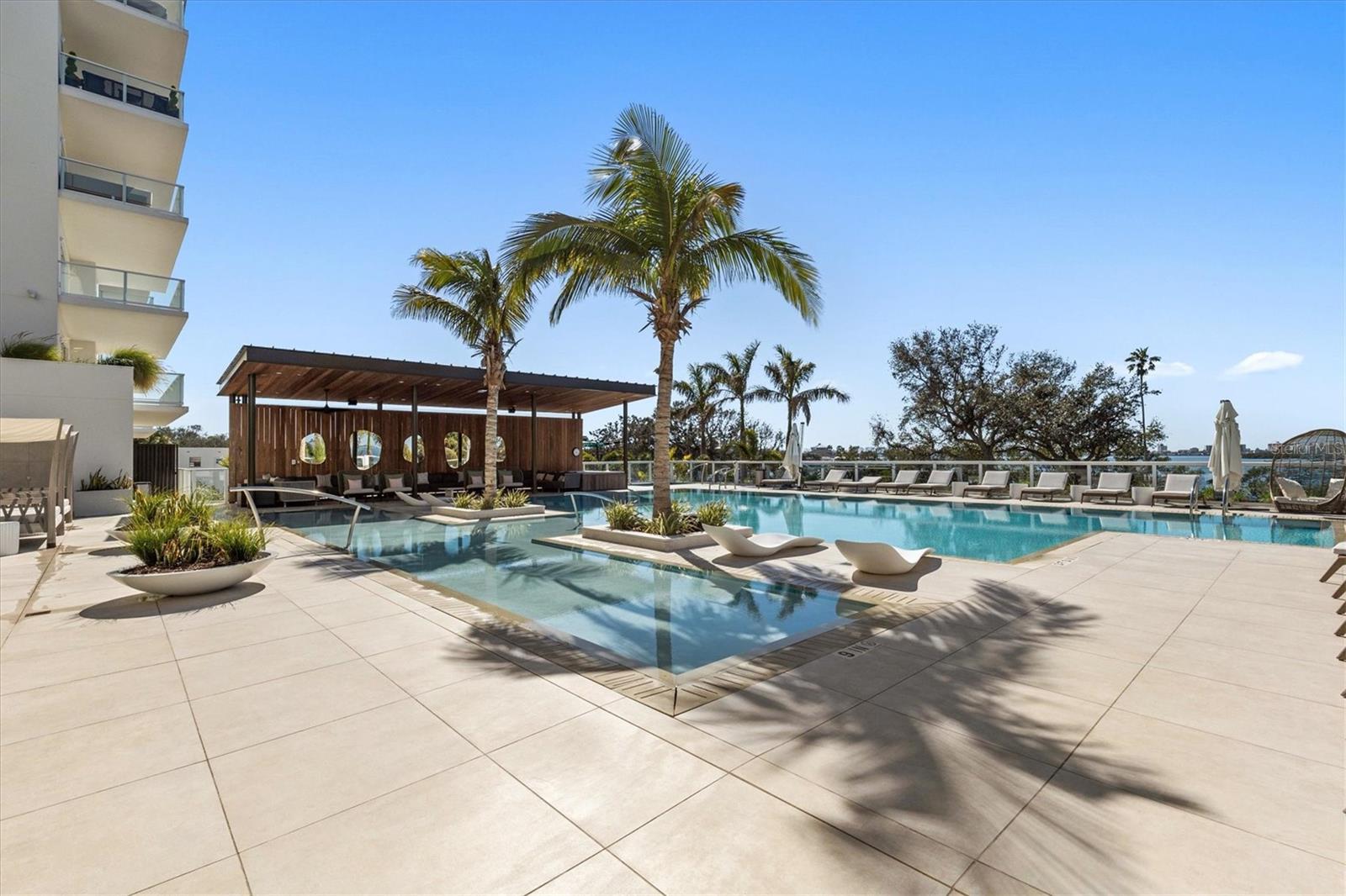 SERENA BY THE SEA - Residential
