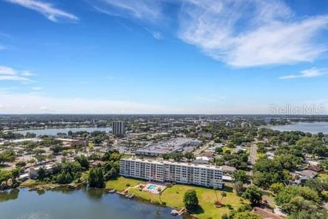 A home in WINTER HAVEN