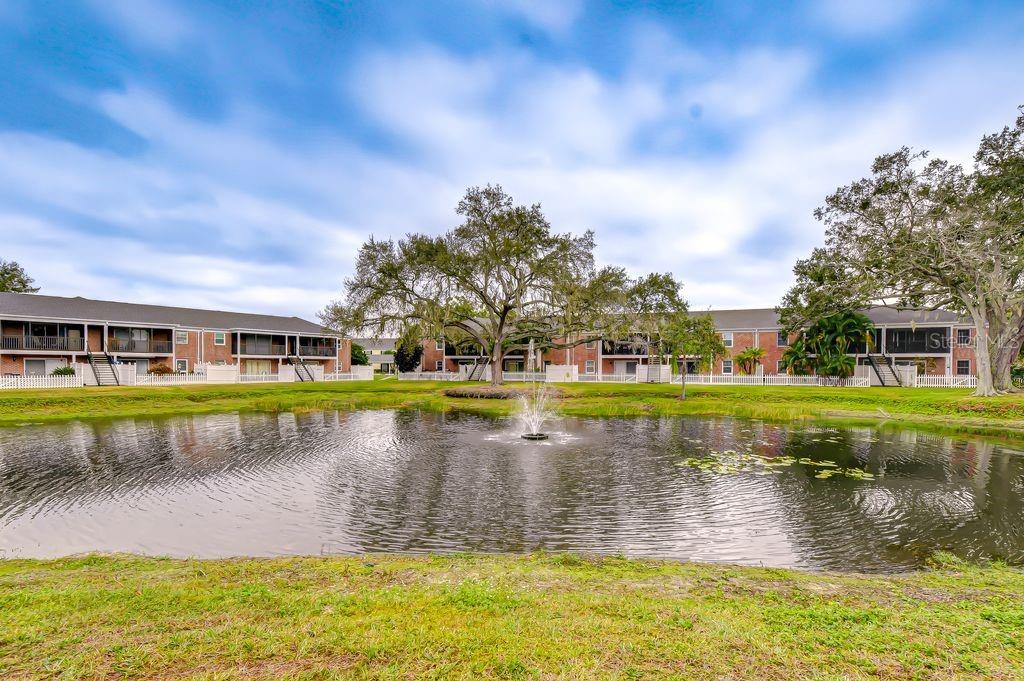 WHISPERING OAKS - Residential