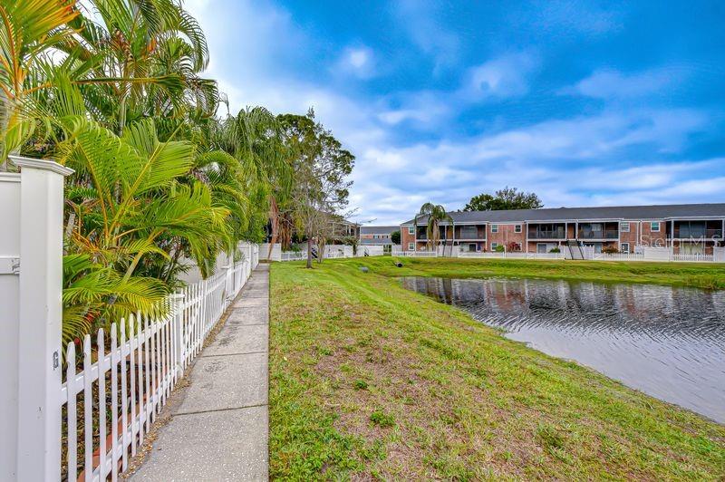 WHISPERING OAKS - Residential