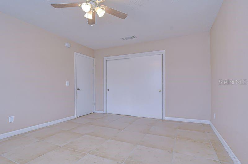 WHISPERING OAKS - Residential