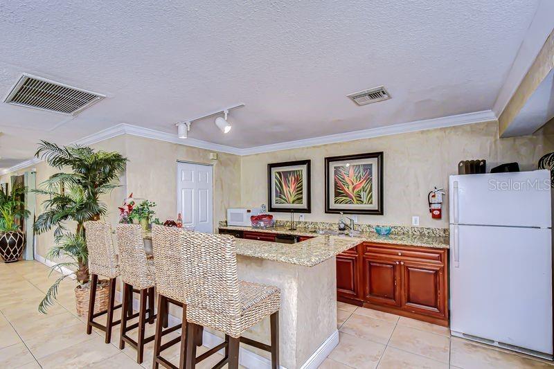 WHISPERING OAKS - Residential