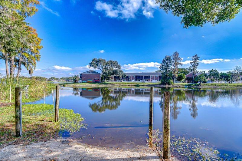 WHISPERING OAKS - Residential