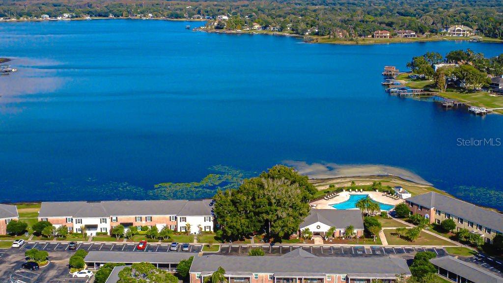 WHISPERING OAKS - Residential