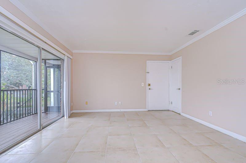 WHISPERING OAKS - Residential