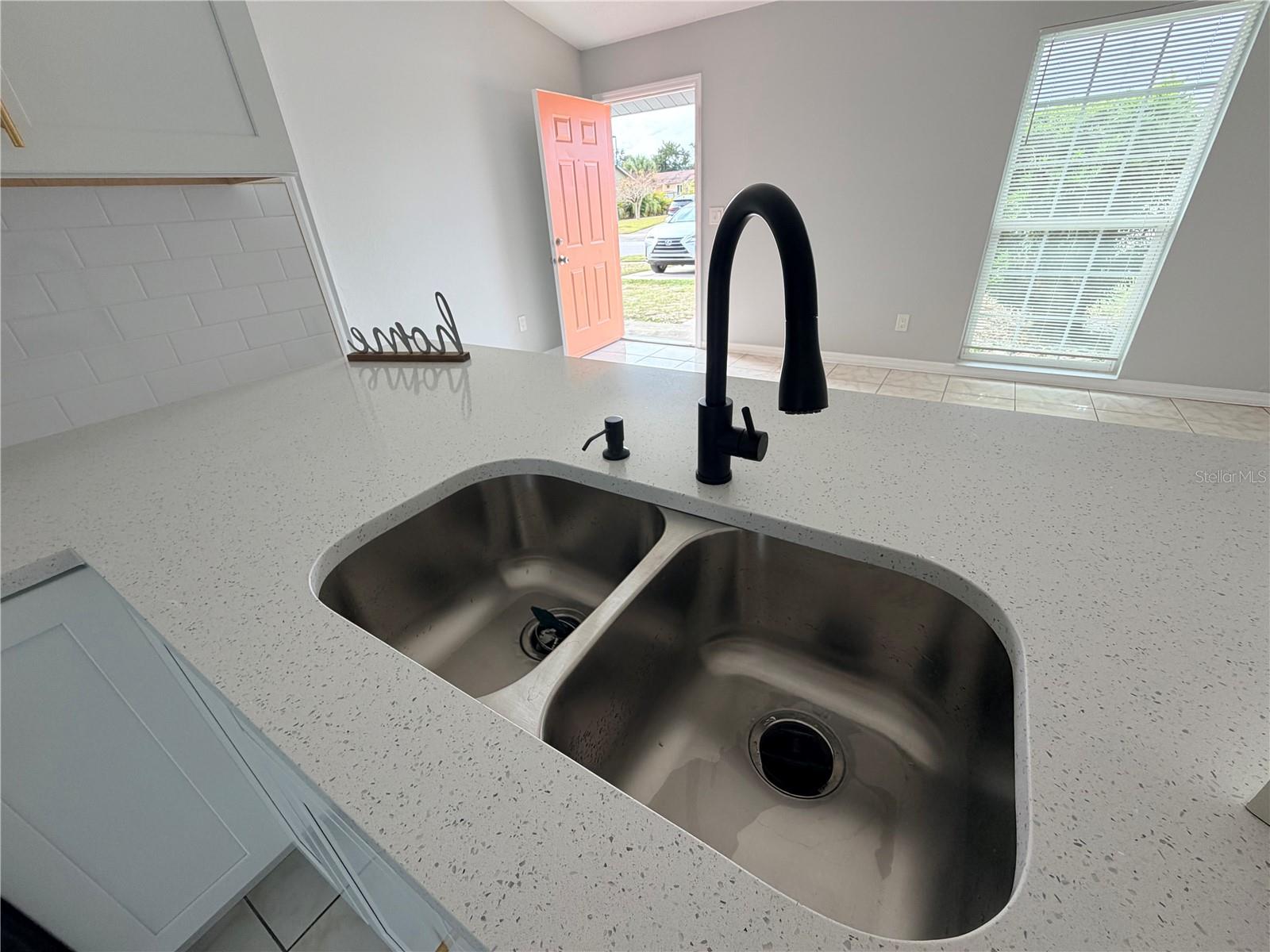 UNIVERSITY HILLS - Residential