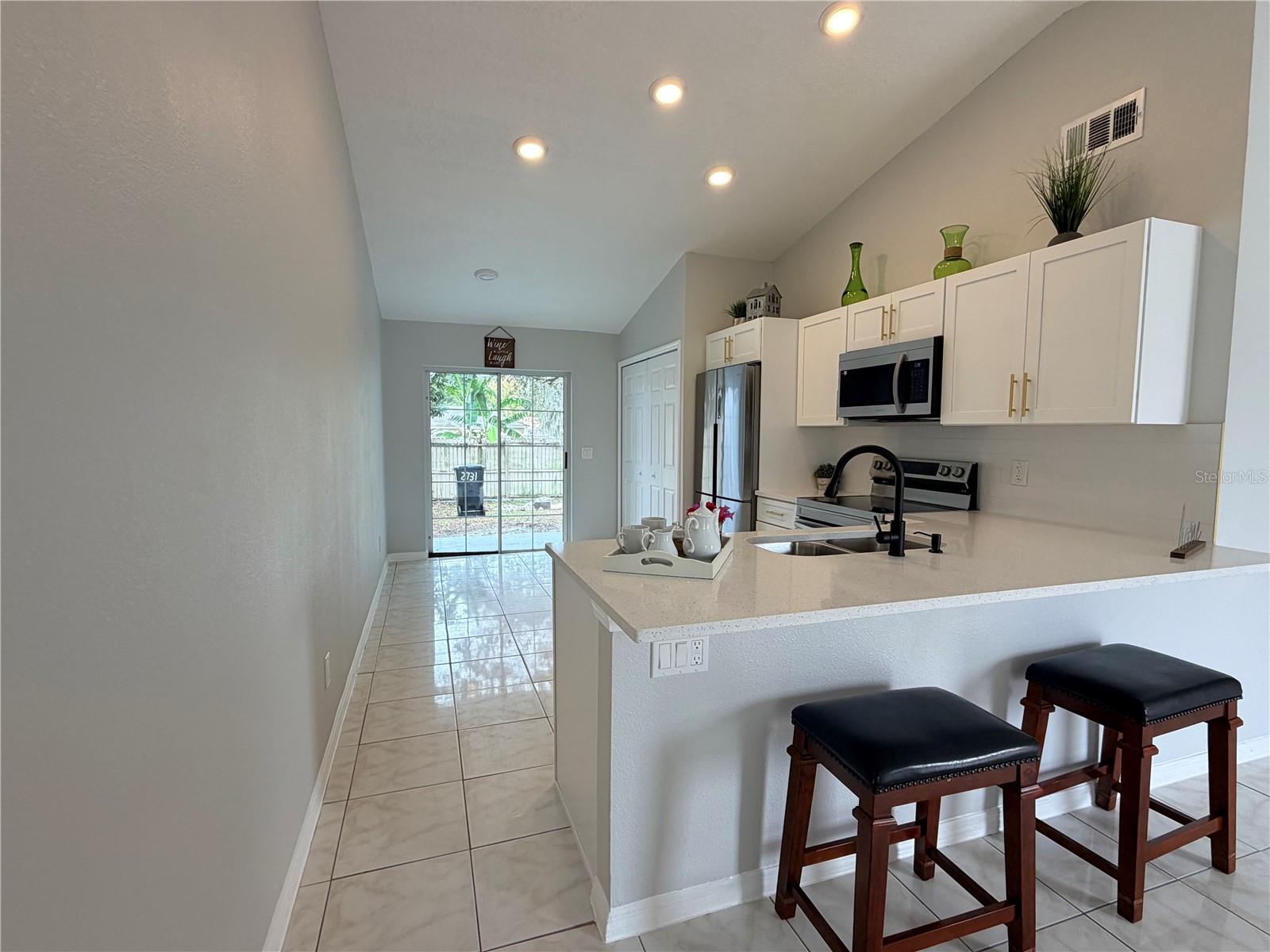 UNIVERSITY HILLS - Residential