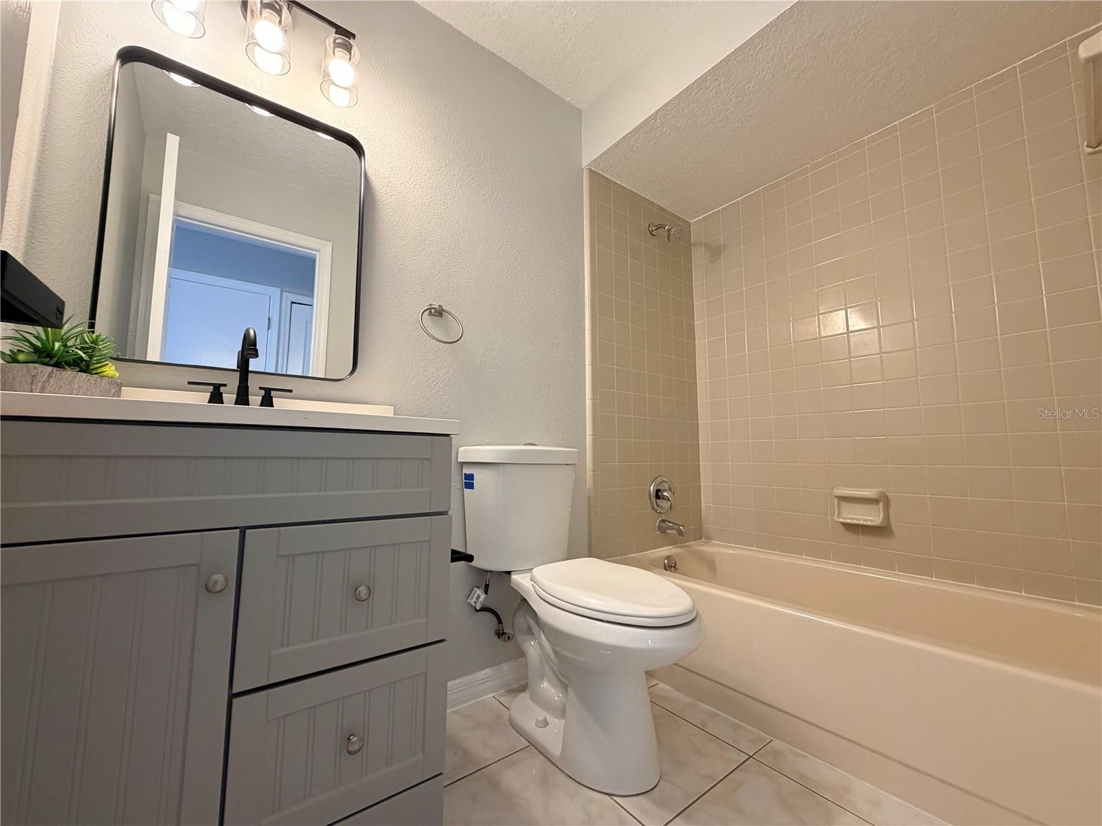 UNIVERSITY HILLS - Residential