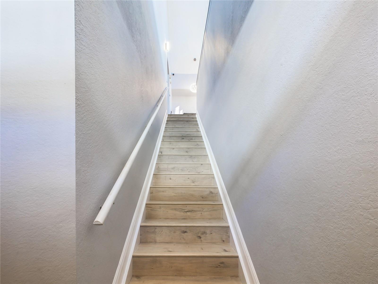 ADMIRALS WALK - Residential Lease