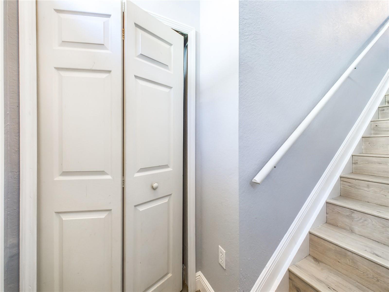 ADMIRALS WALK - Residential Lease