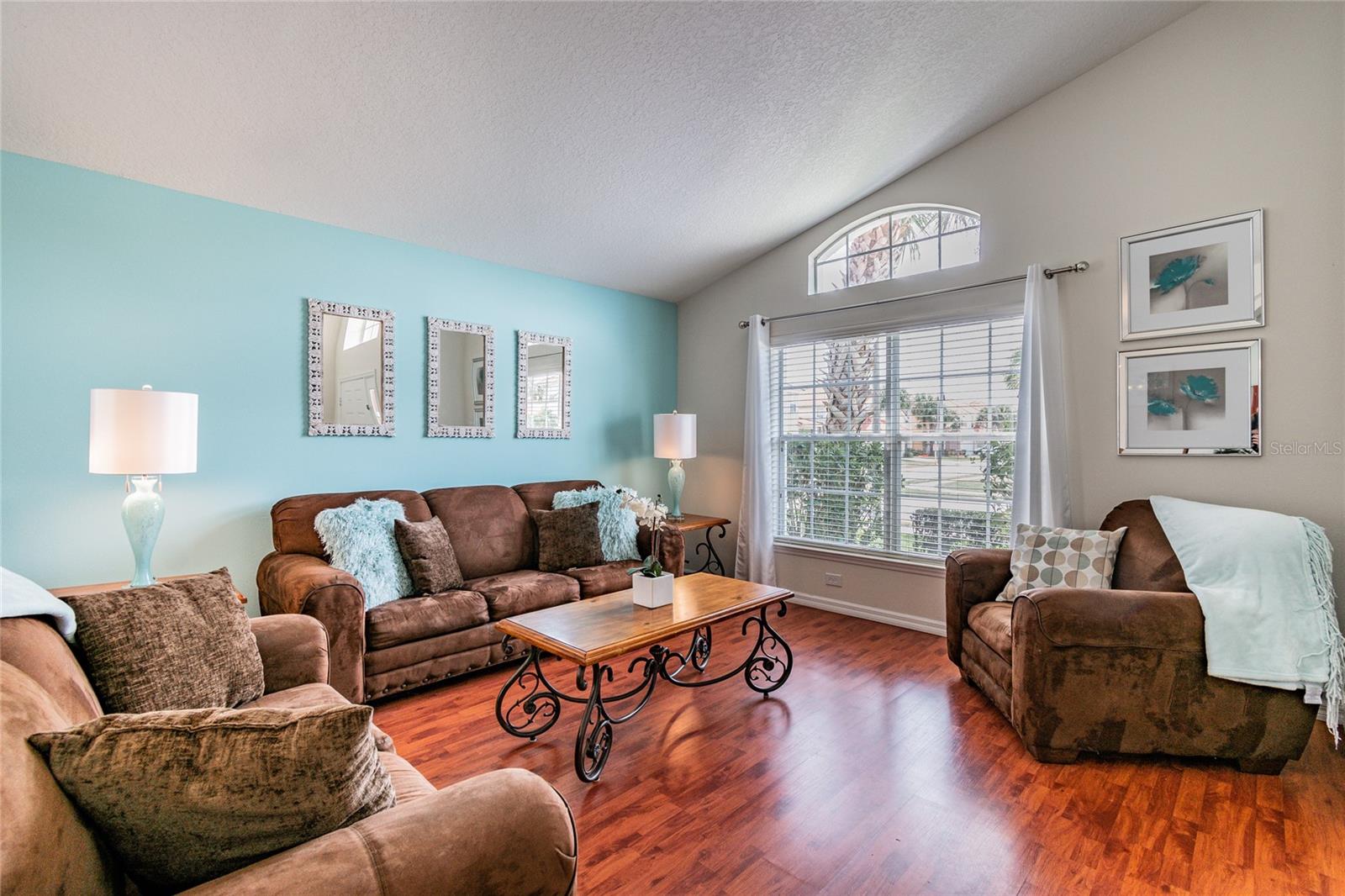 AVIANA PH 01 - Residential Lease