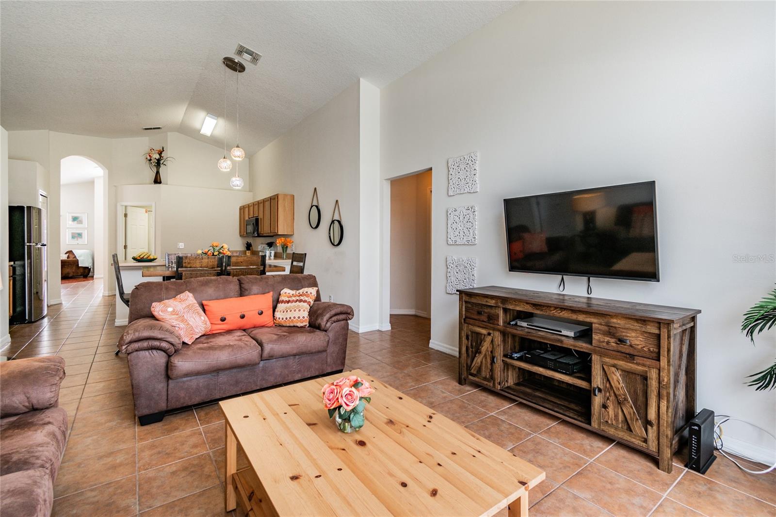 AVIANA PH 01 - Residential Lease