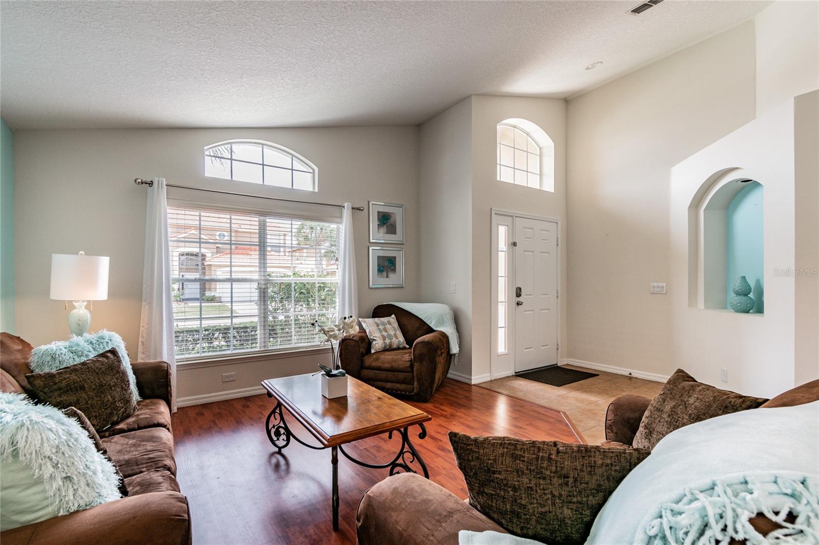 AVIANA PH 01 - Residential Lease