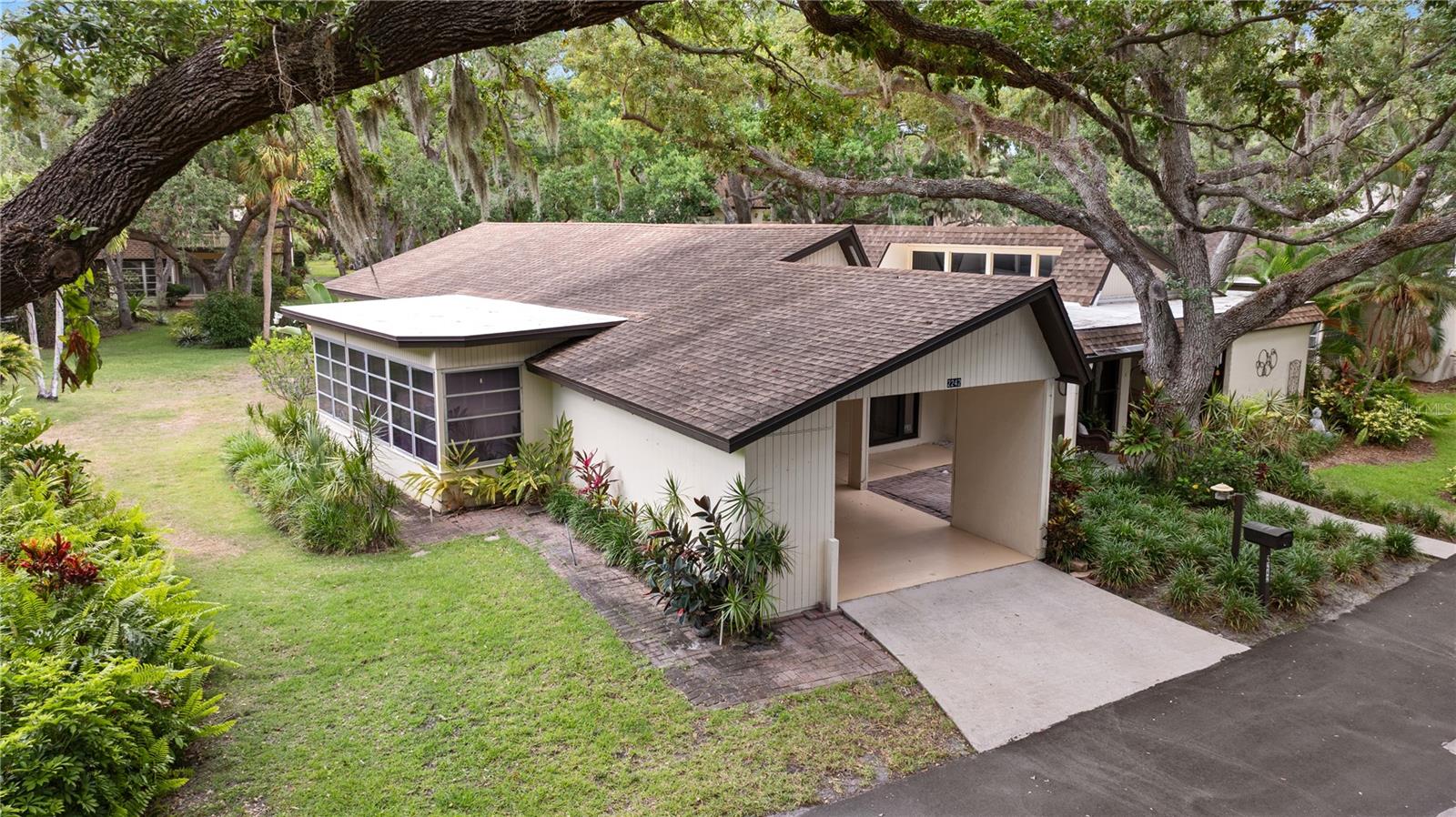 2242 CIRCLEWOOD DRIVE 24
