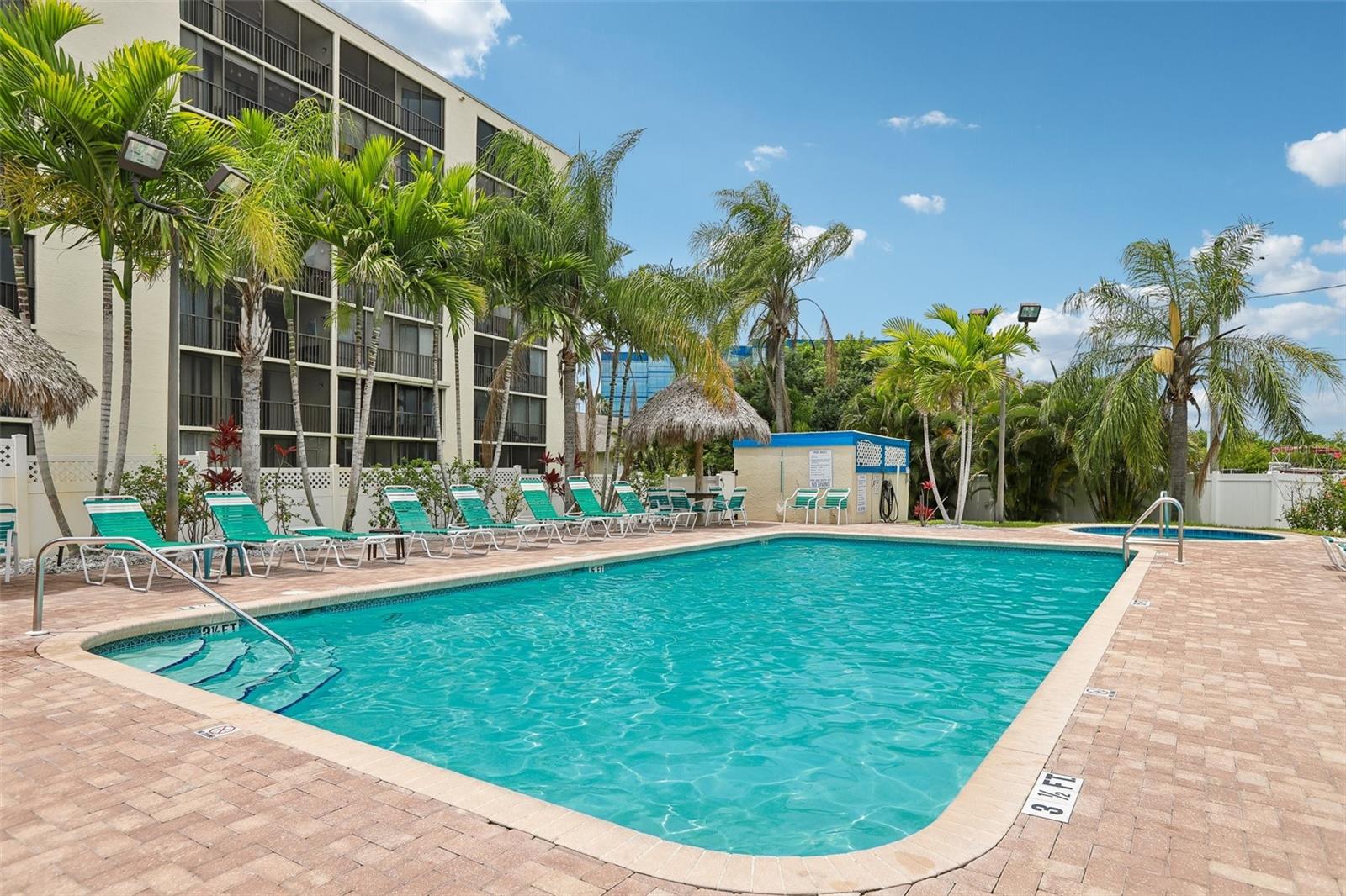 1000 COVE CAY DRIVE 3A
