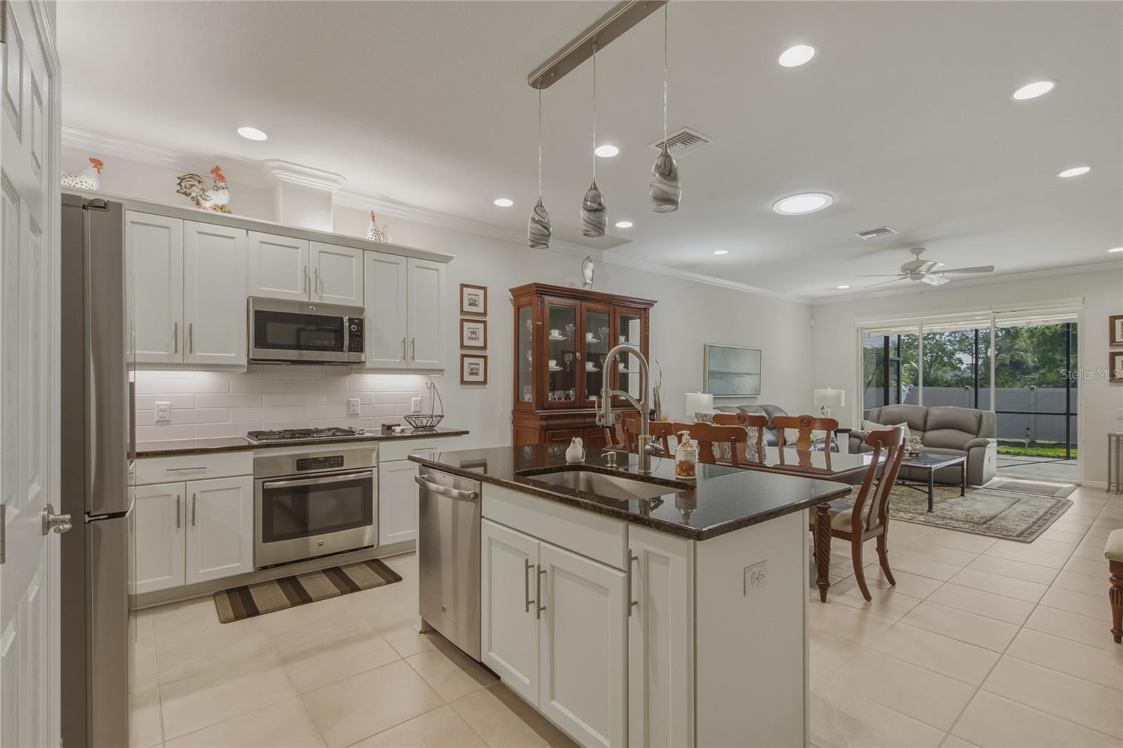 PINE CREST VILLAS LOT 13 - Residential