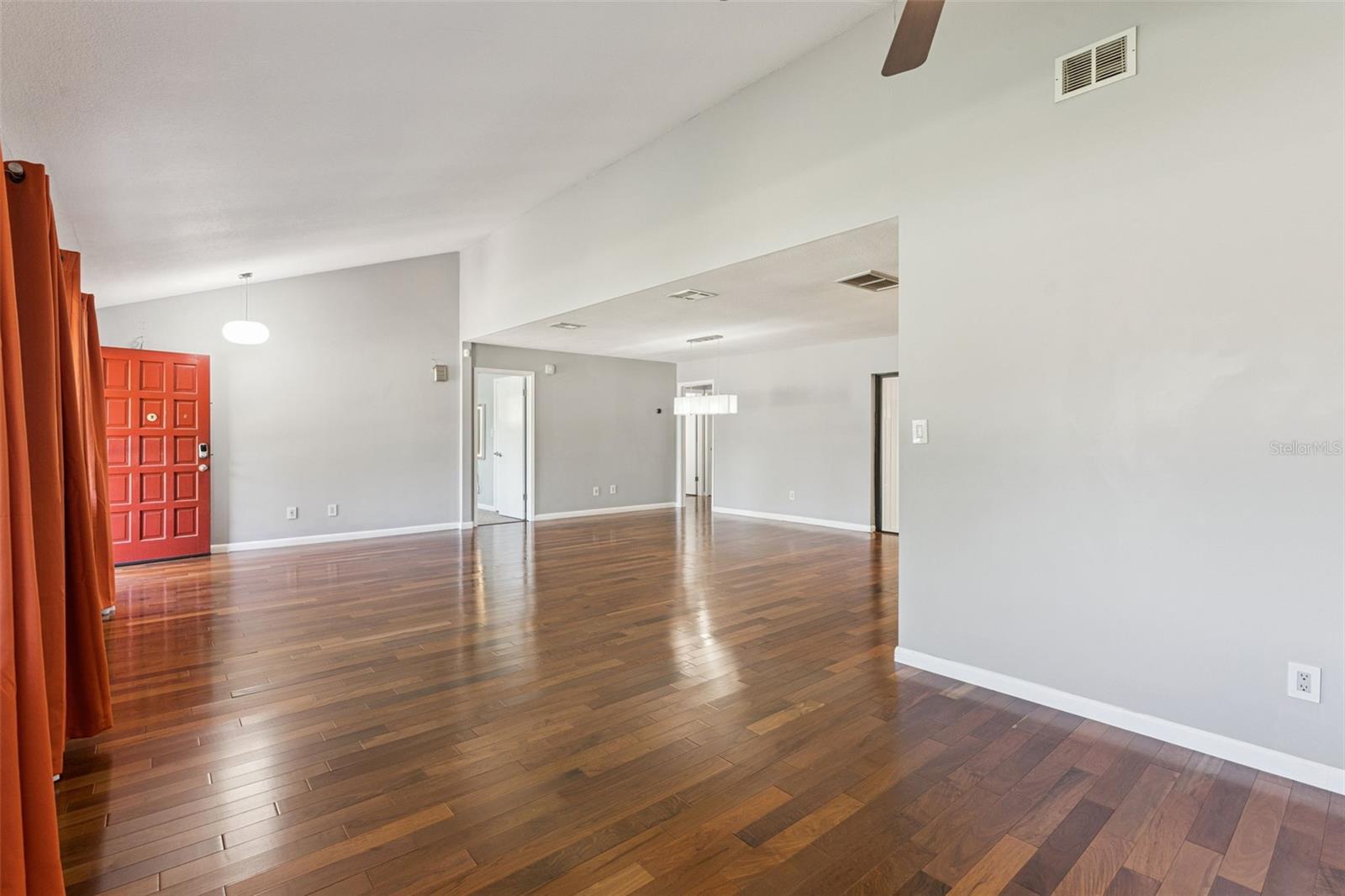 RIO PINAR WOODS - Residential