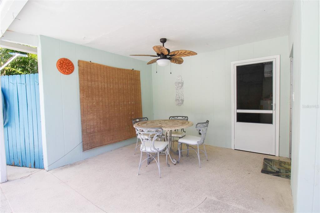 SHADOW LAKES - Residential Lease