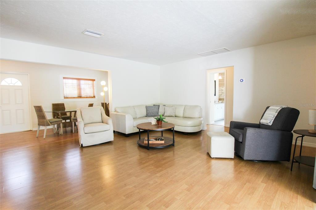 SHADOW LAKES - Residential Lease