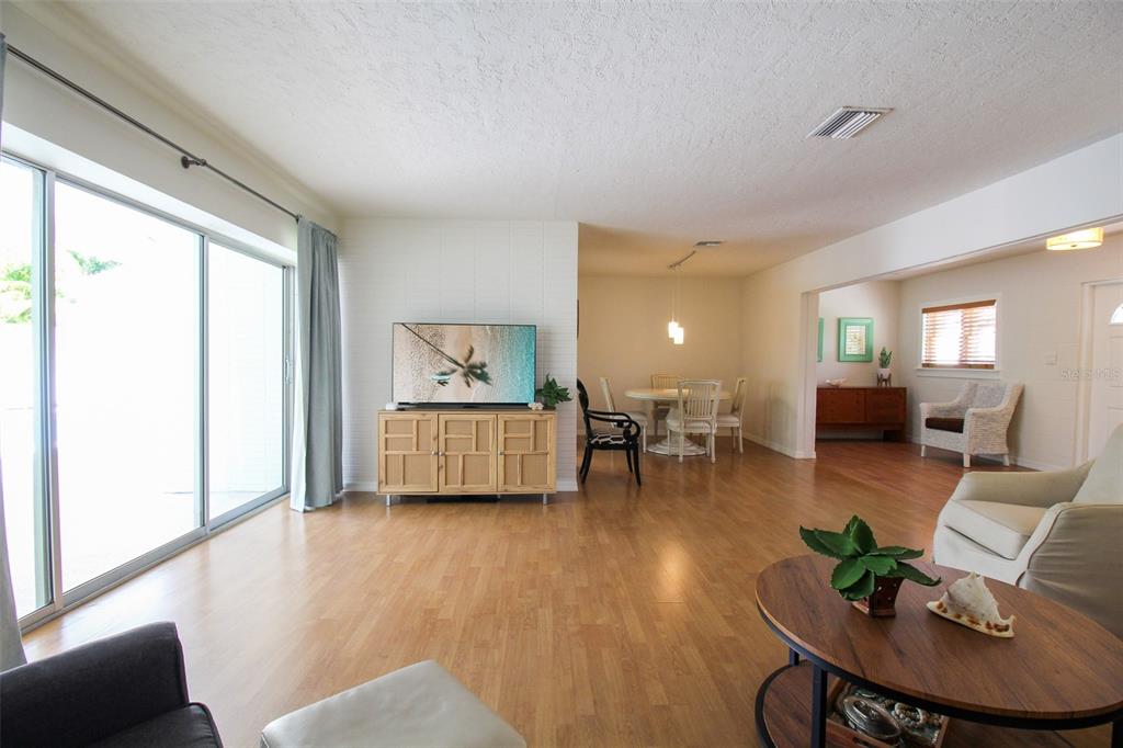 SHADOW LAKES - Residential Lease