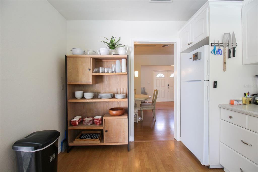 SHADOW LAKES - Residential Lease