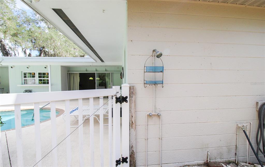SHADOW LAKES - Residential Lease
