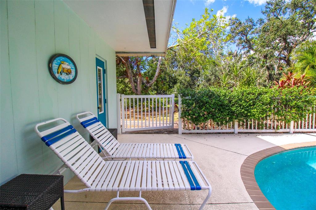 SHADOW LAKES - Residential Lease