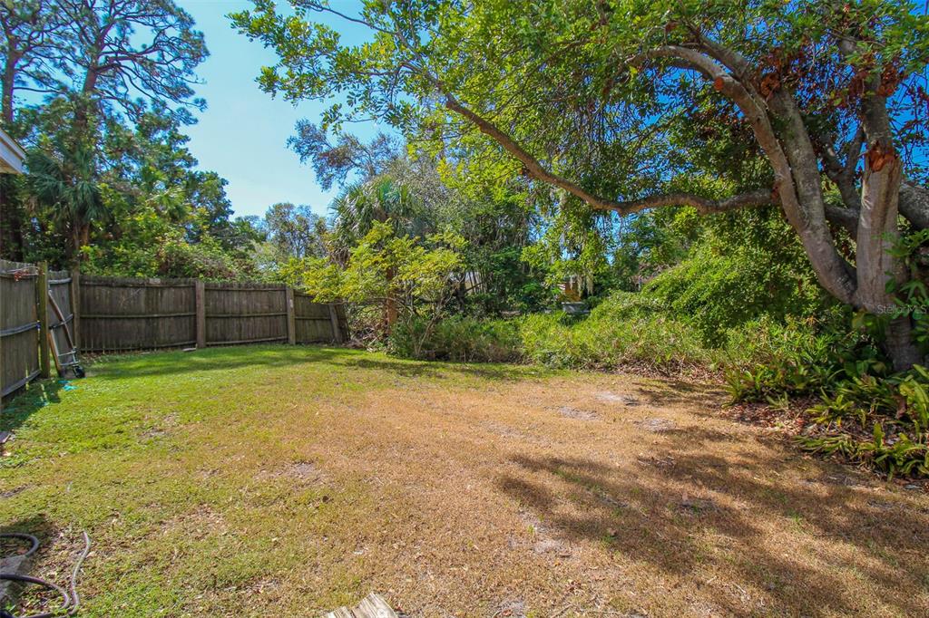 SHADOW LAKES - Residential Lease