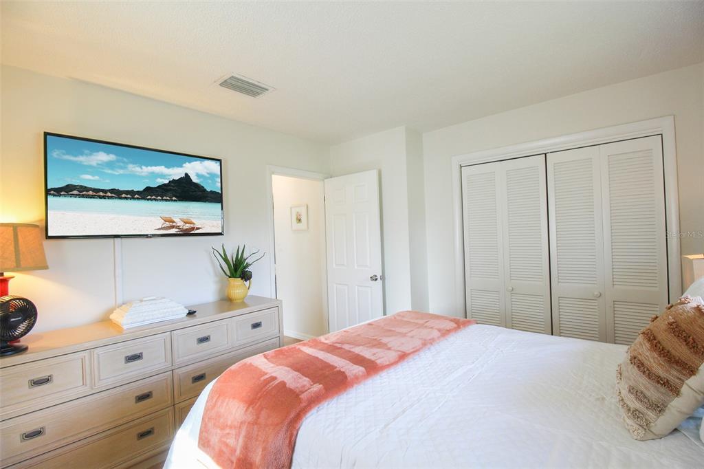 SHADOW LAKES - Residential Lease