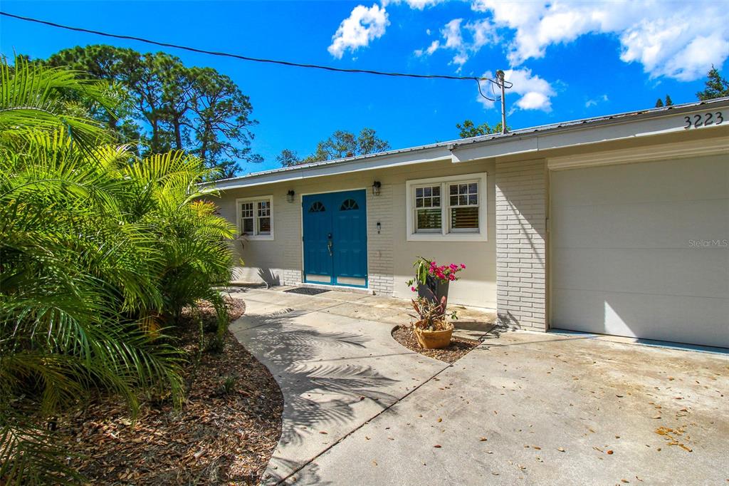 SHADOW LAKES - Residential Lease