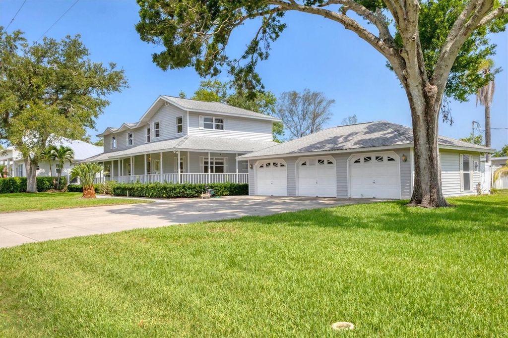 Photo of 2002 8th Street W, Palmetto, FL 34221 (MLS # A4654524)