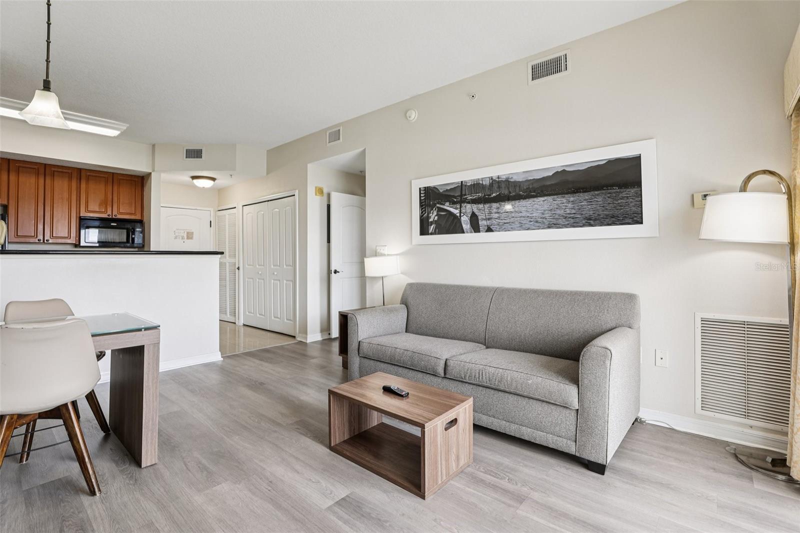 7383 UNIVERSAL BOULEVARD 910