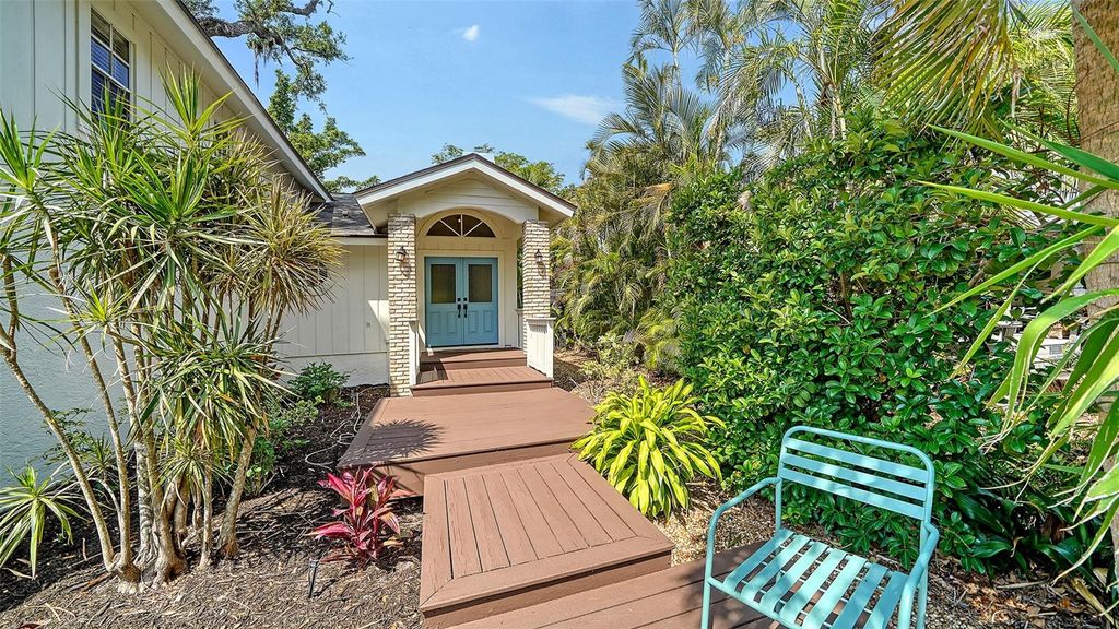 Photo of 4514 Trails Drive, Sarasota, FL 34232 (MLS # A4652140)