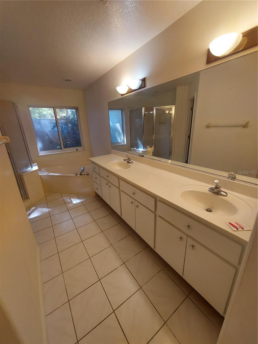 MARION OAKS - Residential