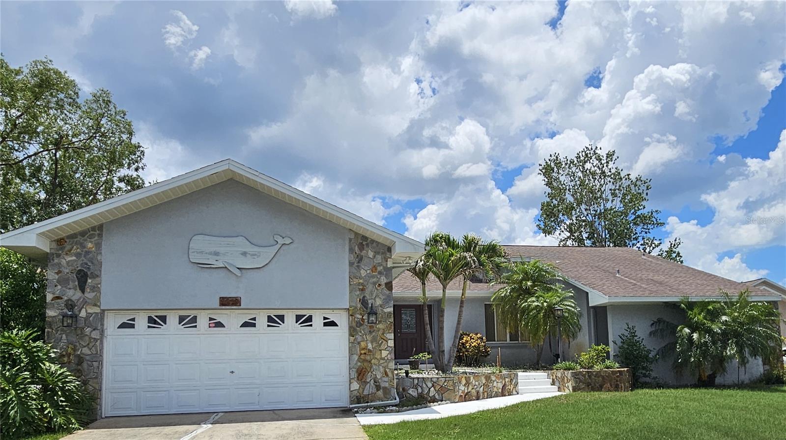 2210 BAYOU DRIVE