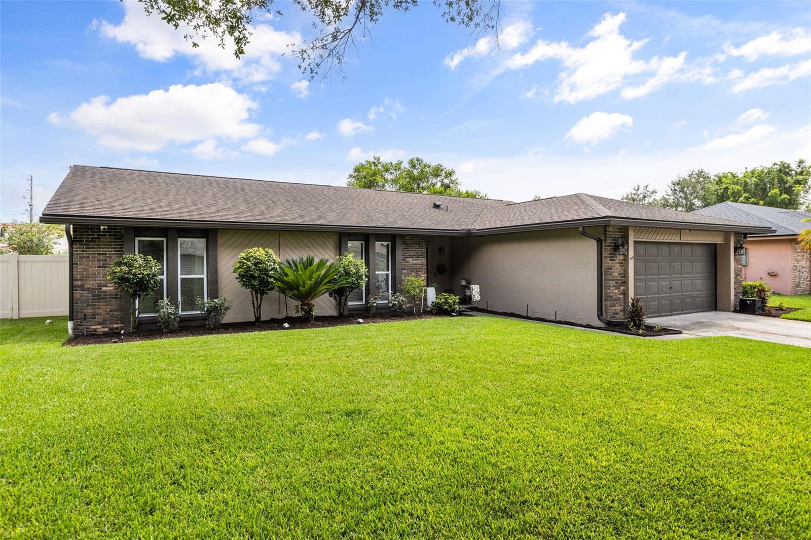 8736 LARWIN LANE