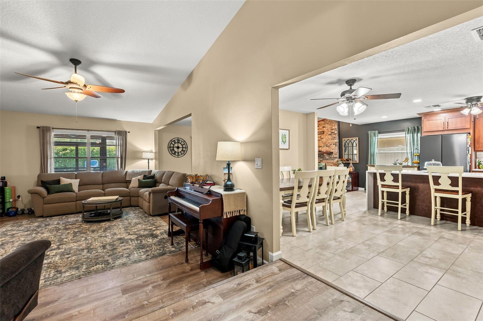 8736 LARWIN LANE