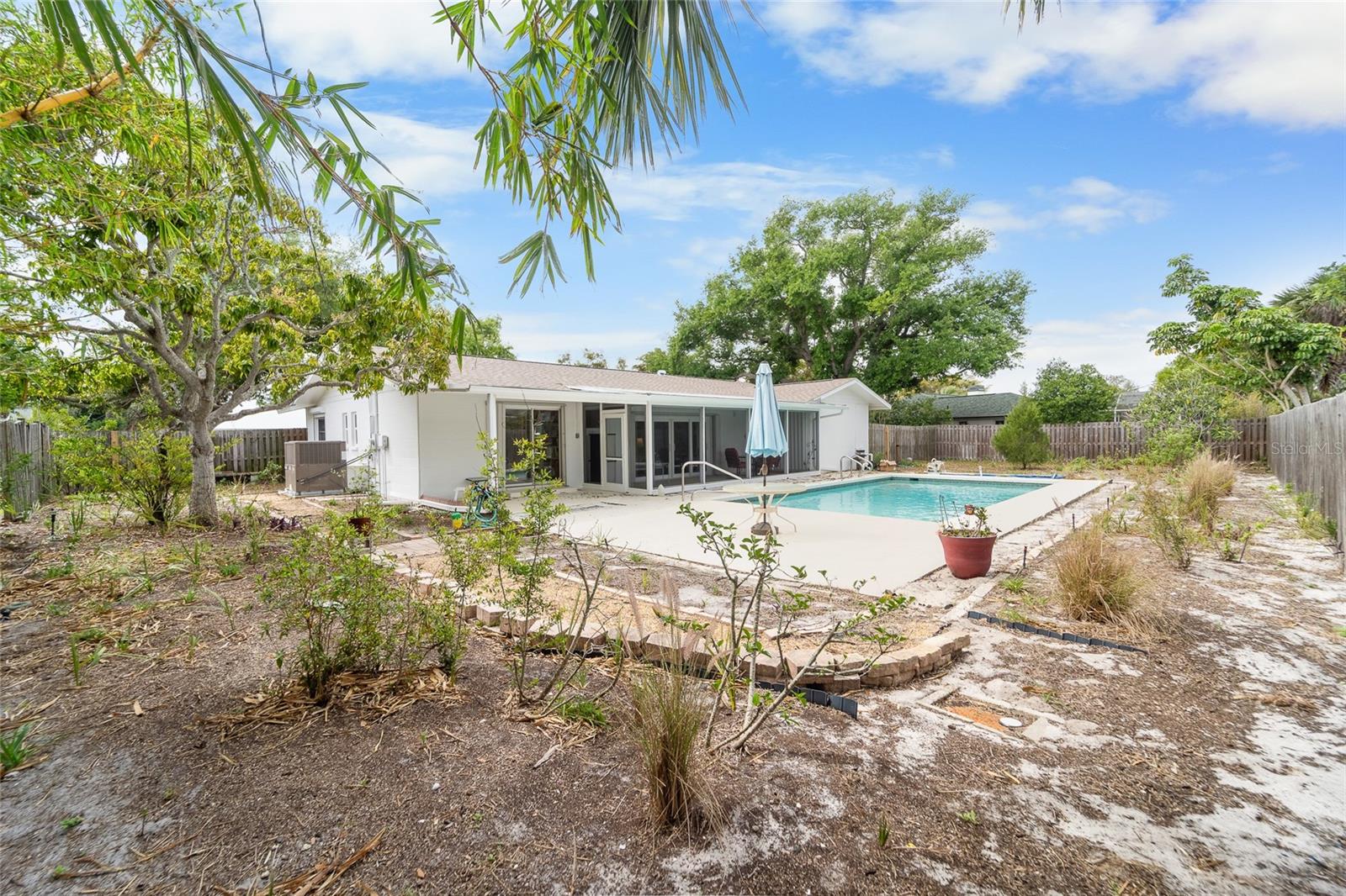 SHAW'S POINT FIRST ADDITION - Residential